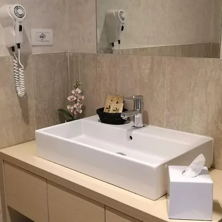 Helvetia Hotel Lezzeno