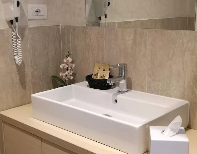 Helvetia Hotel Lezzeno