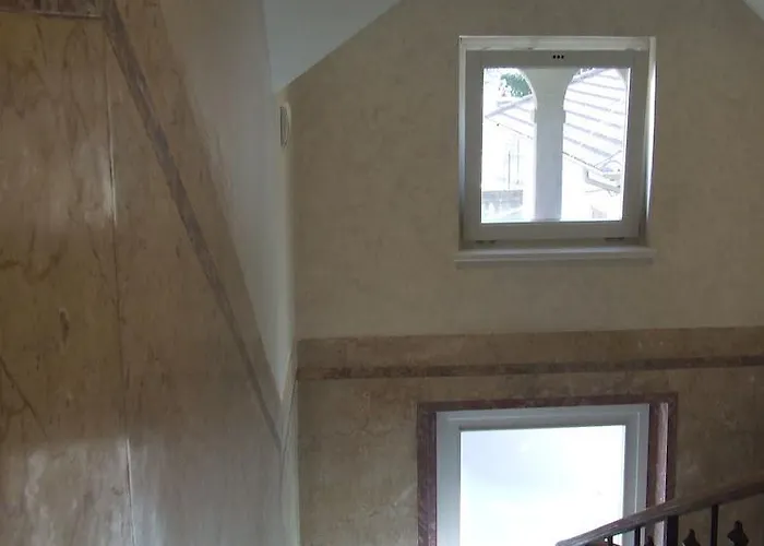 Отель Helvetia Лезено